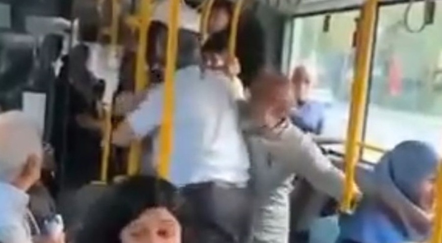 Bursa'da otobüs şoförü ile yolcunun 'Durakta durmadın' kavgası!