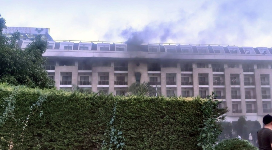 Antalya'da otelde yangın çıktı!