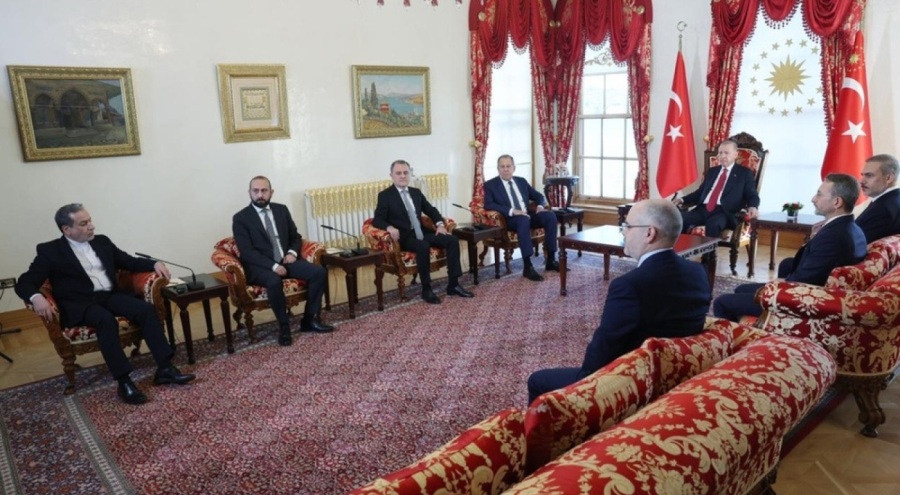 Cumhurbaşkanı Recep Tayyip Erdoğan 4 ülkenin bakanlarını kabul etti