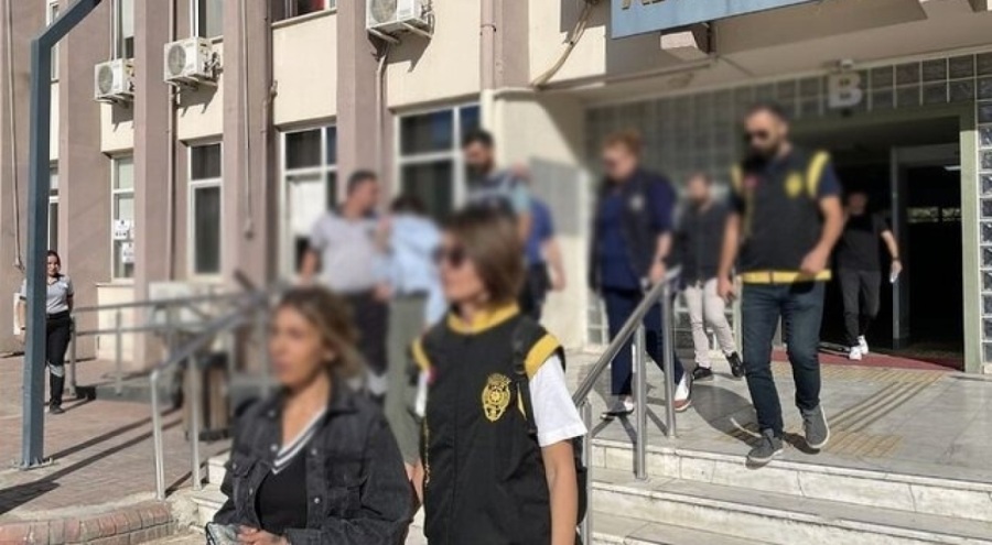 Hırsızlık zanlısı 3 kadın tutuklandı