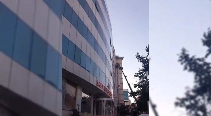 'Yenidoğan Çetesi' skandalında adı geçen hastanenin tabelası söküldü