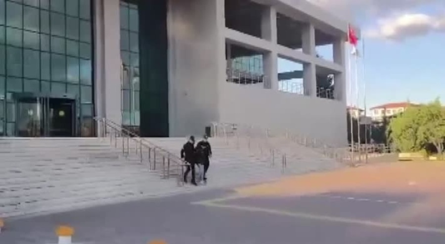 Öğrencilerin kimlik bilgilerini alan zanlı tutuklandı