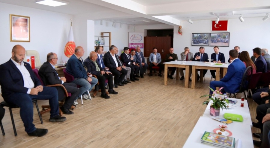 Bursa Milletvekili Kılıç, Mudanya Muhtarlar Derneğini ziyaret etti