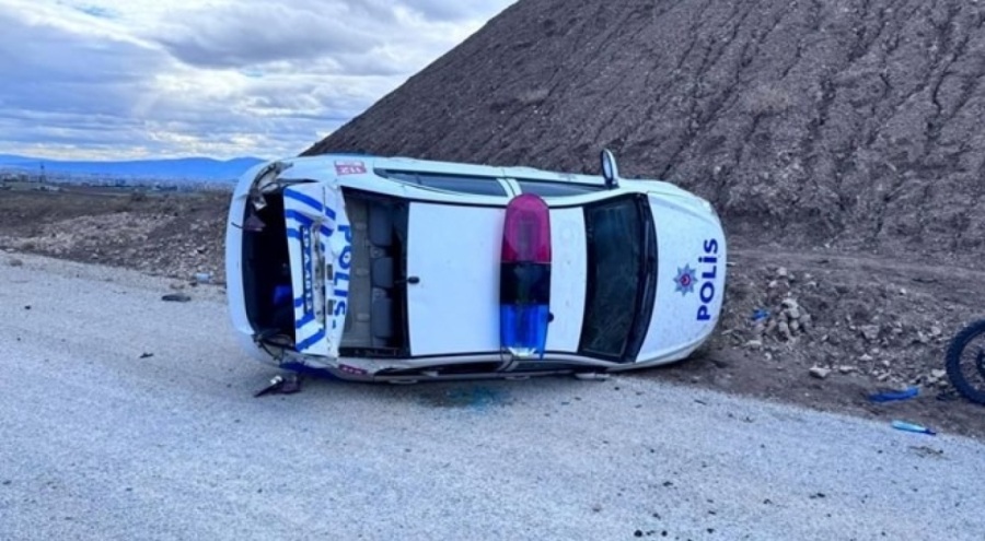 Çorum'da polis aracı takla attı