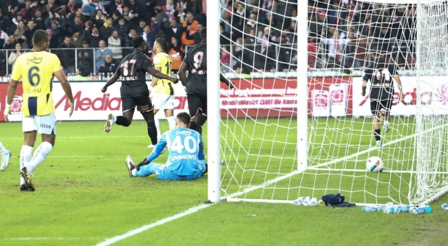 Fenerbahçe ile Samsunspor karşılaşması beraberlikle sonuçlandı