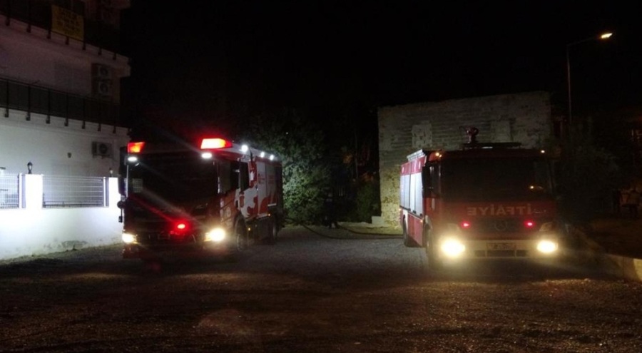 4 kez yanan bina 5'inci kez de yandı!