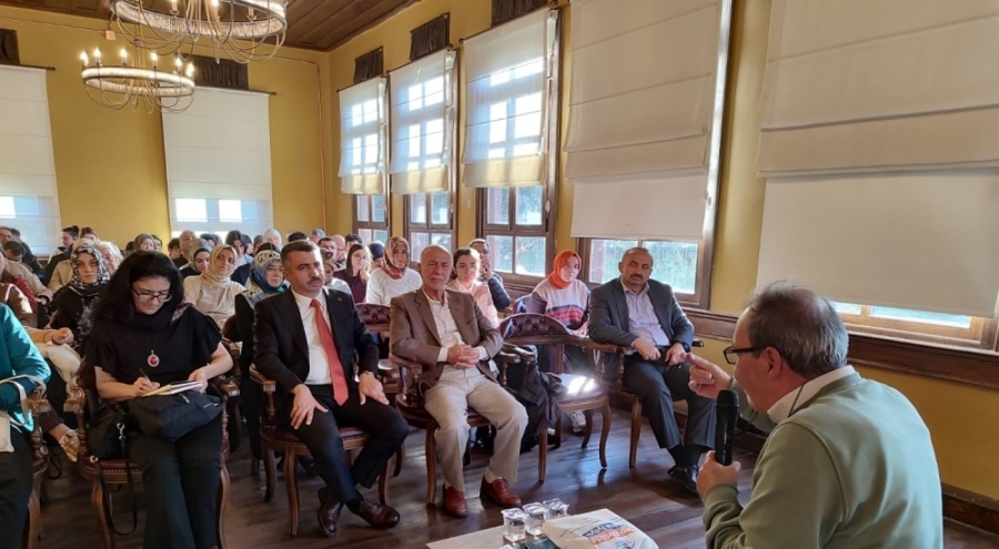 Bursa Edebiyat Akademisi'nin ilk konuğu yaşayan en büyük Türk şairlerinden Hüseyin Atlansoy oldu