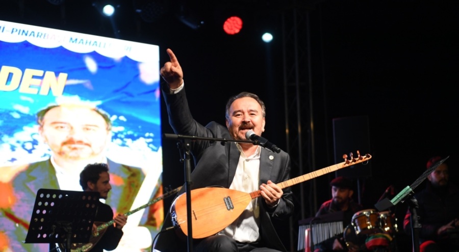 Menteşeli Cengiz, Bursalıları yöresel türküleri ile coşturdu