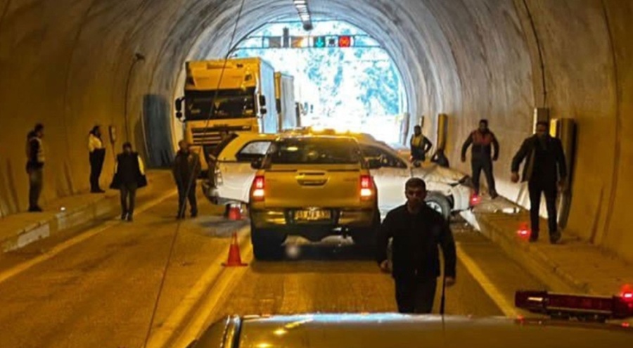 Tünelde meydana gelen kazada 1'i bebek 3 kişi yaralandı