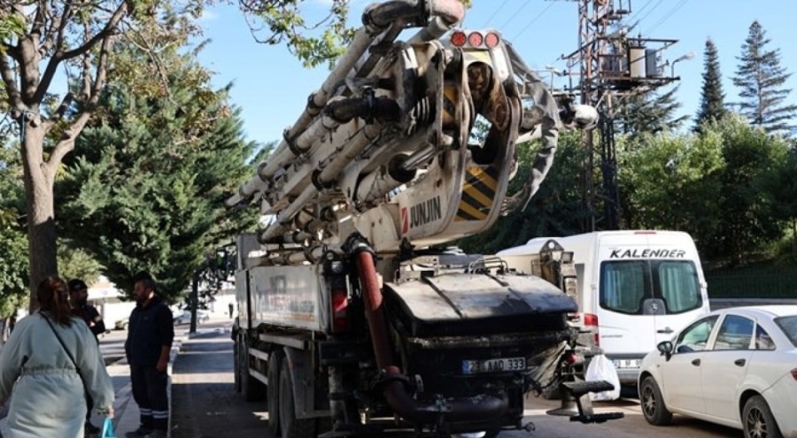 Beton pompa aracının çarptığı yaşlı adam hayatını kaybetti