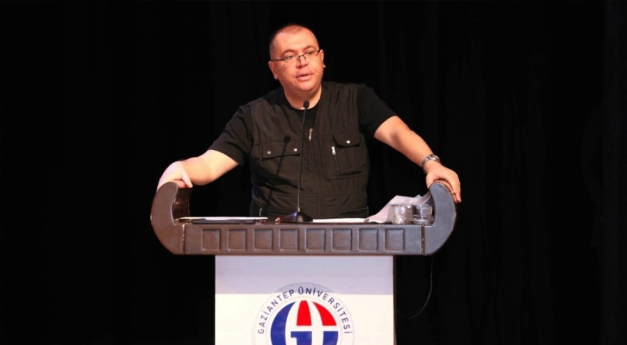 Komşusu anne ve kızı darbeden profesör tutuklandı