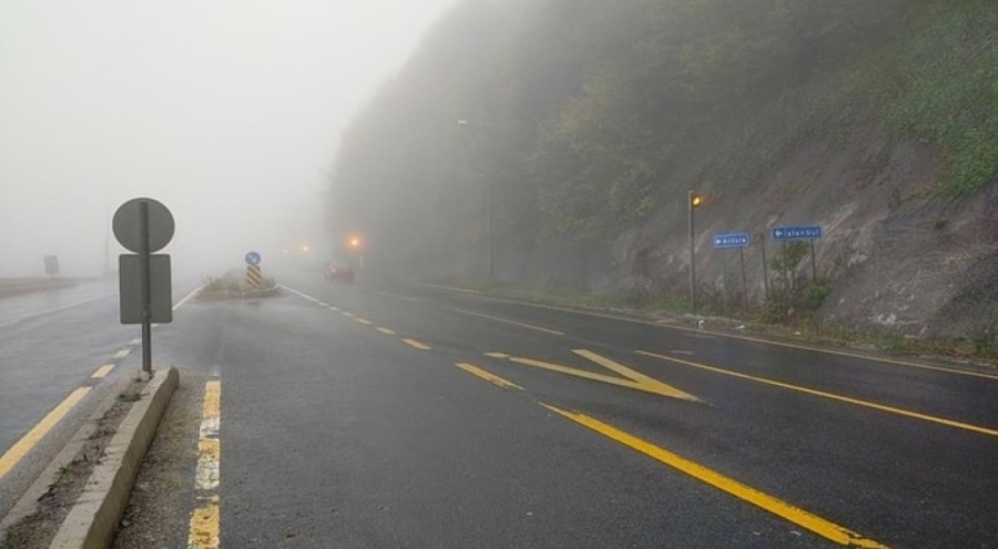 Bolu geçişinde sis ve sağanak!