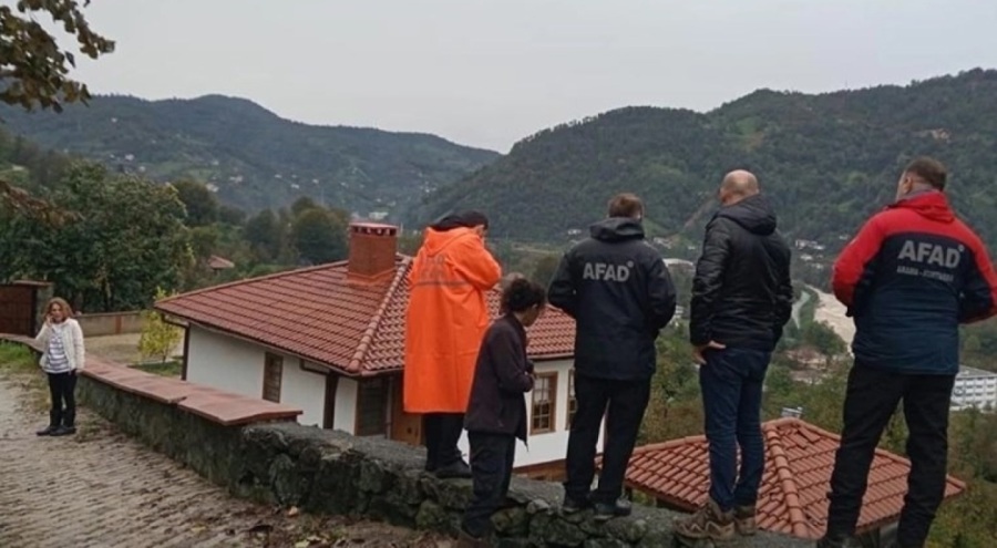 Artvin'de heyelan riski! 8 ev boşaltıldı