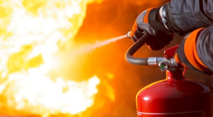 Kumaş deposunda yangın!