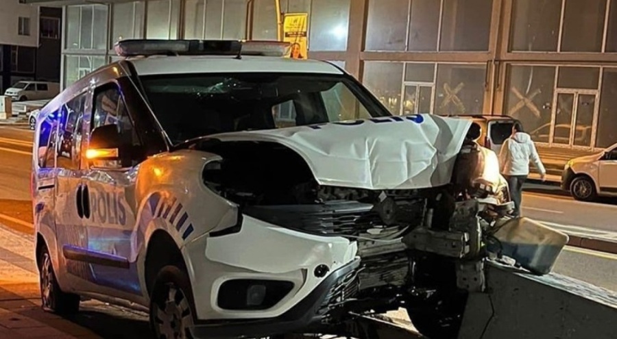 Polis aracı kaza yaptı: 1 polis yaralandı