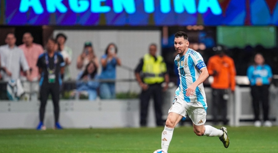 Lionel Messi 6. kez arka arkaya 2 maçta hat-trick yaptı!