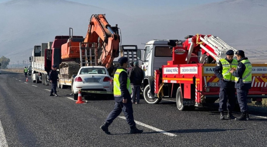 6 araç birbirine girdi: 1 ölü, 15 yaralı