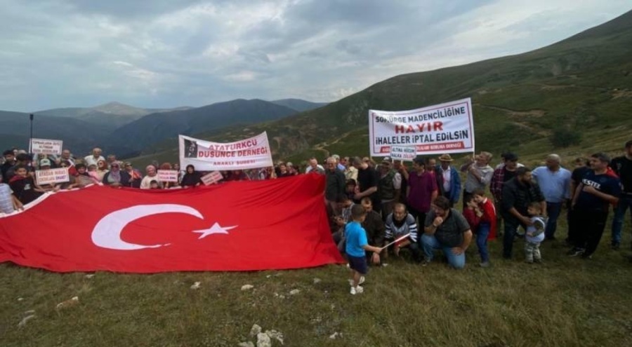 Trabzon'da iş makinelerinin yaylaya girmesini engellemek isteyen vatandaşlar gözaltına alındı