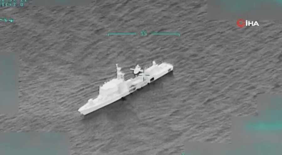 Yunan Sahil Güvenlik botunun düzensiz göçmenleri bıraktığı anlar böyle görüntülendi