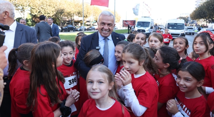 Nilüfer'de "Cumhuriyet Koşusu" ile bayram coşkusu başladı