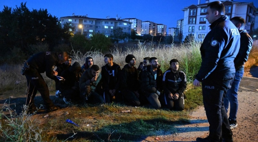 10 düzensiz göçmen yakalandı