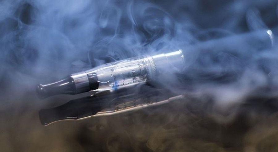 İngiltere, tek kullanımlık elektronik sigara satışını yasaklayacak