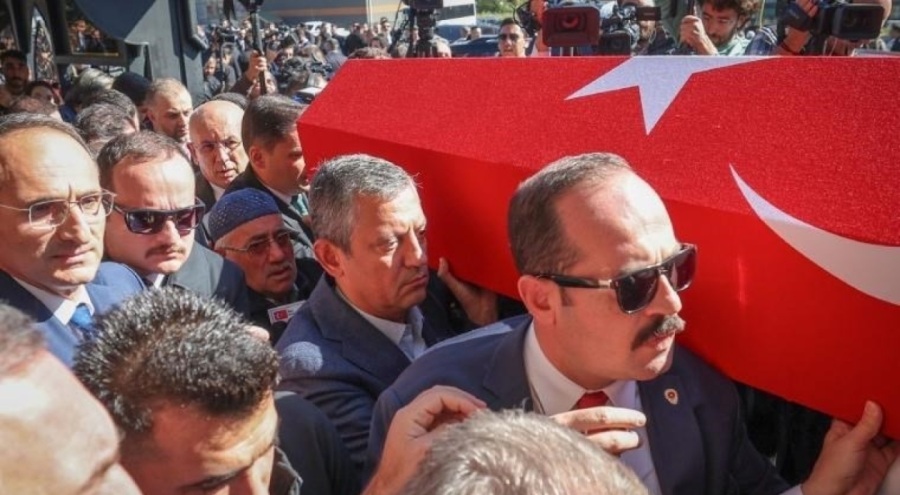 CHP Genel Başkanı Özgür Özel, TUSAŞ şehidinin cenazesine katıldı