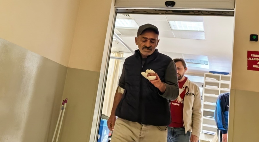 Bursa'da spiralle ahşap keserken 3 parmağı koptu