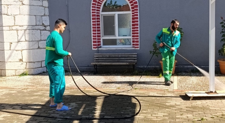 Osmangazi'deki camiler temizleniyor