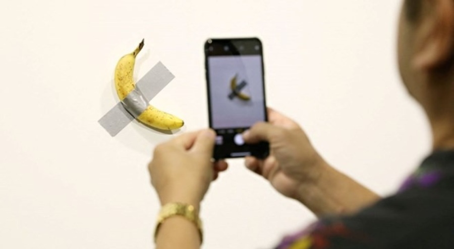 Gündem olmuştu! "Duvara bantlanmış muz" tekrar satışa çıkıyor