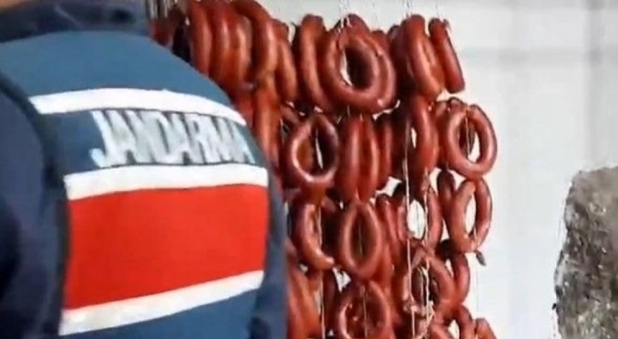 Gıda sahtekarlarına operasyon! 75 TL'ye sucuk yapan şahıs yakalandı