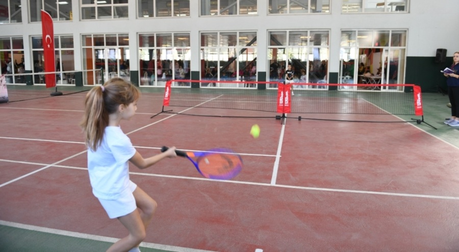 Osmangazi'de 29 Ekim Cumhuriyet Kupası Tenis Turnuvası başladı