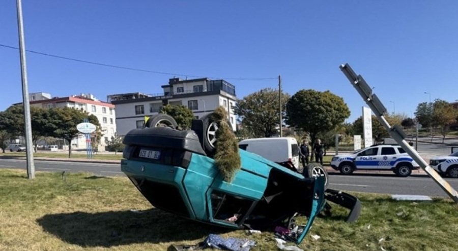 Tırla çarpışan otomobildeki 4 kişi yaralandı