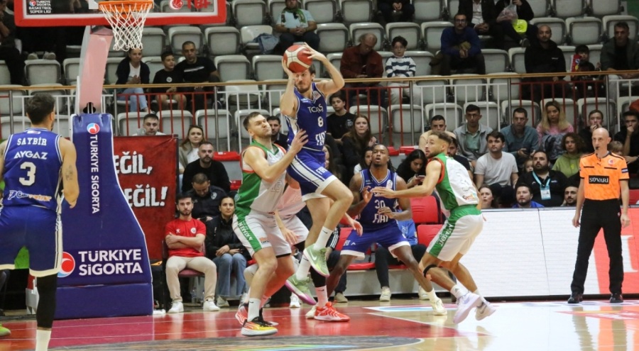 TOFAŞ, deplasmanda Yalovaspor Basketbol'u 77-65 yendi