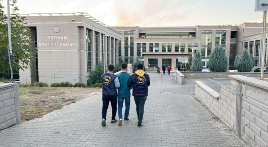 23 yıl hapis cezası olan firari yakalanarak tekrar cezaevine teslim edildi