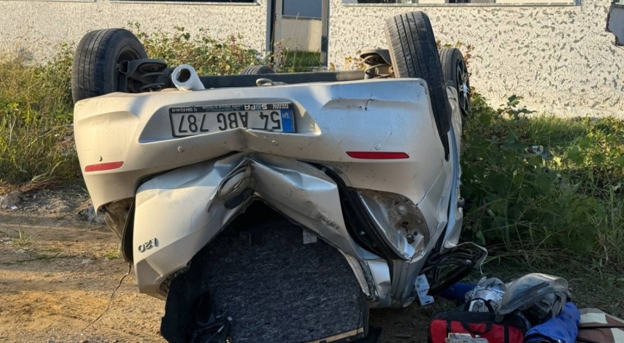 Takla atan otomobildeki 3 kişi yaralandı