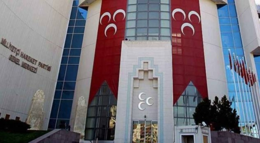 MHP'nin 8 ilçe başkanı görevlerinden istifa etti