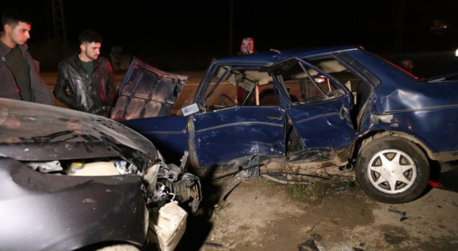 Otomobil ile Tofaş hurdaya döndü: 10 yaralı