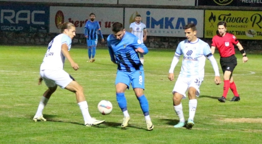 Karacabey Belediyespor - Beyoğlu Yeni Çarşı karşılaşmasında maç 4-0 bitti