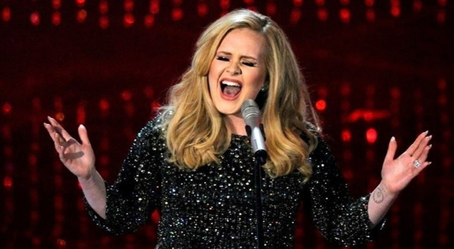 Adele, kısmen duyma yetisini kaybetti!