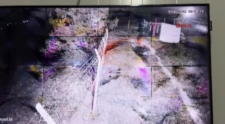 Adana'daki deprem güvenlik kamerasında!