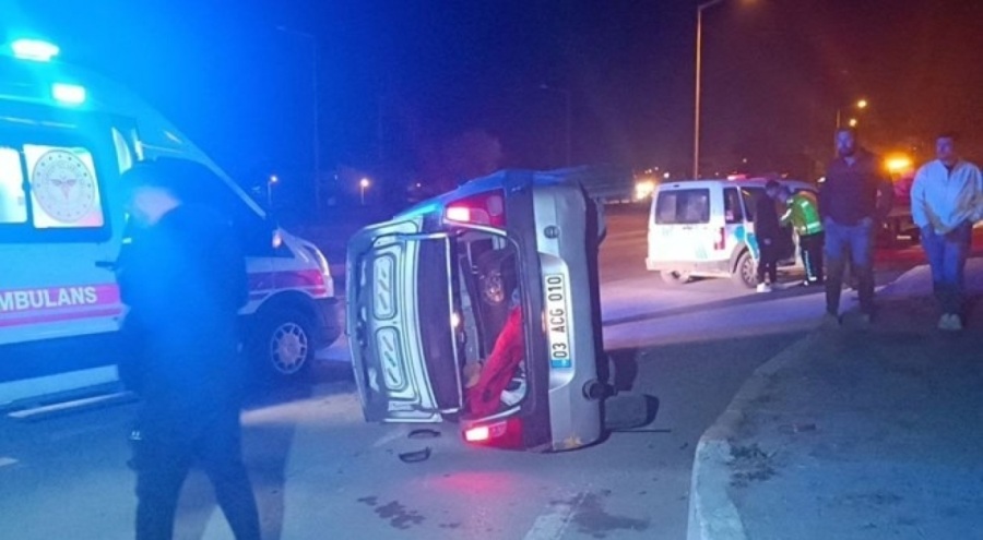 Otomobil devrildi: 5 yaralı