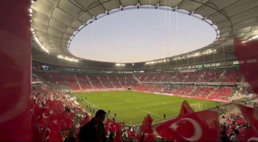 43 bin Bursasporlu, 43 bin Türk bayrağıyla destek verdi!