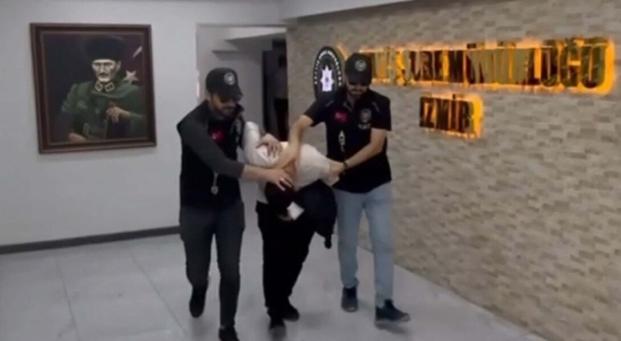 İzmir'de laf atma kavgası! "Kız arkadaşıma laf attın" dedi, bıçakladı