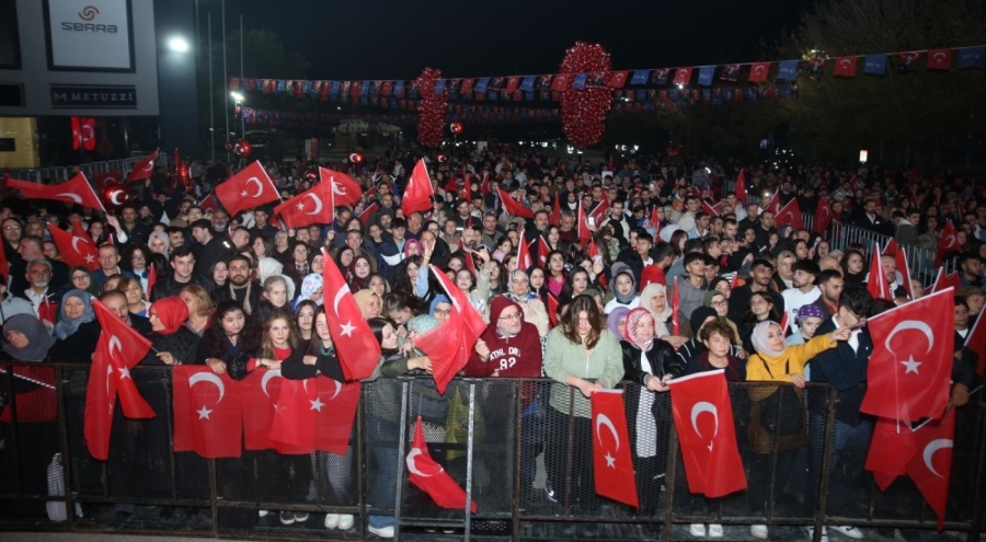 İnegöl ve Yıldırım'da 29 Ekim coşkusu doyasıya yaşandı