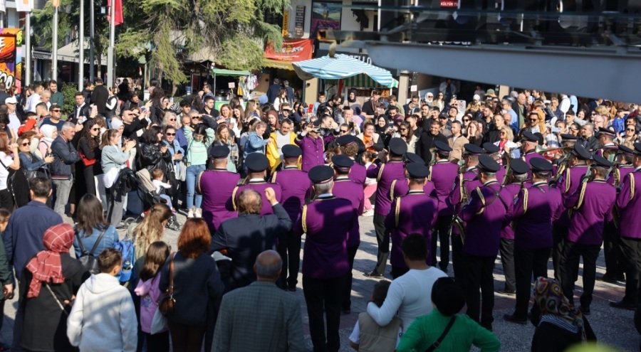 Bursa'nın dört bir yanını Cumhuriyet Bayramı coşkusu sardı
