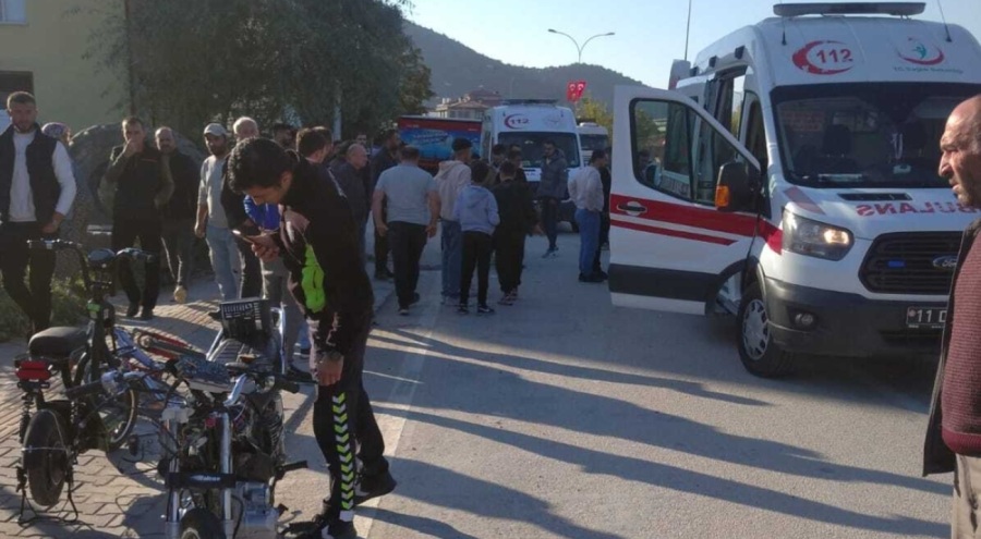 Yolun karşısına geçmeye çalışan yaşlı adam motosikletin çarpması sonucu hayatını kaybetti