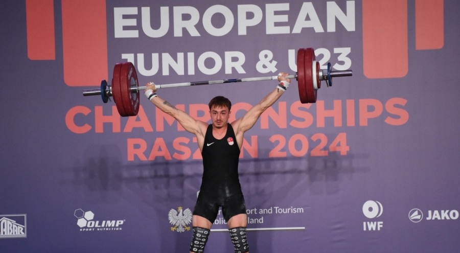 Milli halterci Yusuf Fehmi Genç, Avrupa Halter Şampiyonası'nda 3 altın madalya kazandı