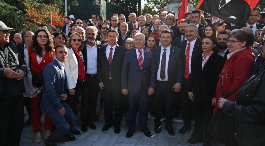 CHP Bursa İl Başkanlığı Cumhuriyet'in 101. yılını  kutladı