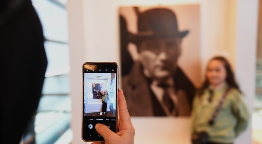 Osmangazi'de 'Atatürk ve Cumhuriyet Fotoğrafları Sergisi' açıldı